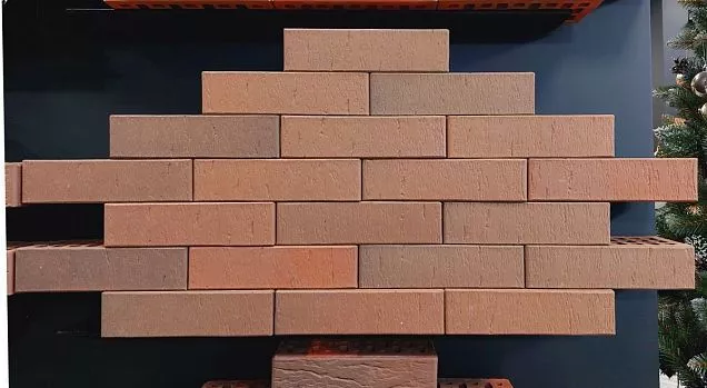 Кирпич керамический облицовочный VOLGABRICK Нева, накатка поперечная 0,7НФ, 250х85х65 мм - Тёплая Керамика - Изображение